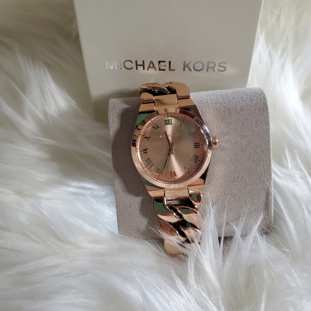 Watch - Picture 2 of 3